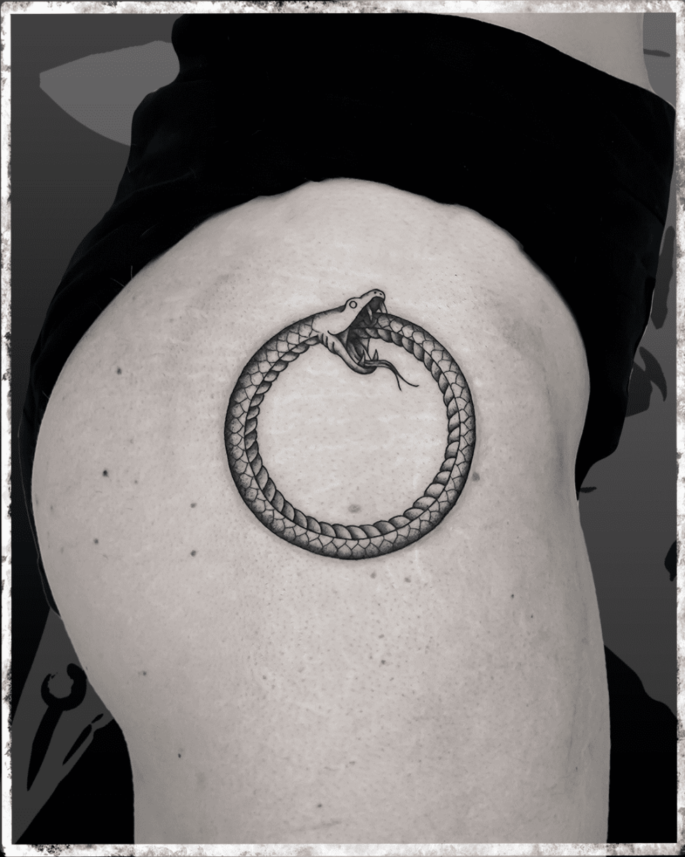 Color Clinic Tattoo & Piercing Studio, Leipzig